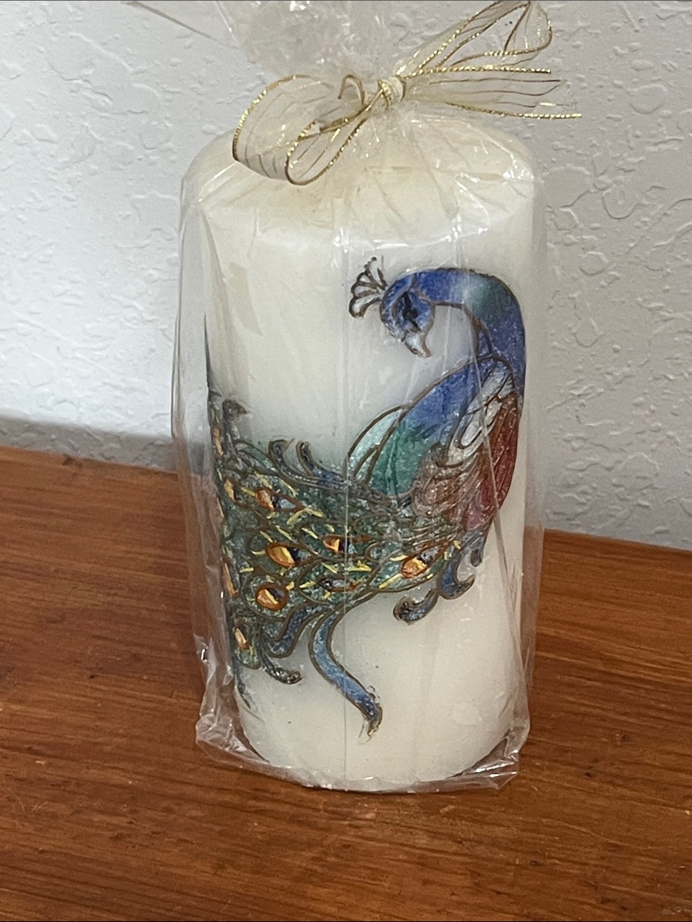 Pier 1 Decorative White Peacock Pillar Candle with Multicolor Accent NWT 3x6